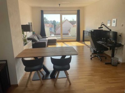 Helle 2-Zimmer-Wohnung mit tollem Balkon in Frankfurt-Enkheim