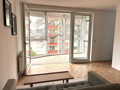 *Helle, möblierte Wohnung mit Wintergarten in Friedenau* Für Singles oder Paare!