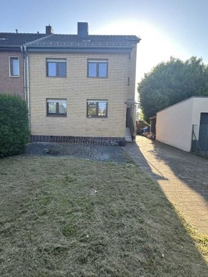 Ein-/Zweifamilienhaus in 52353 Düren, mit wunderbarem Garten