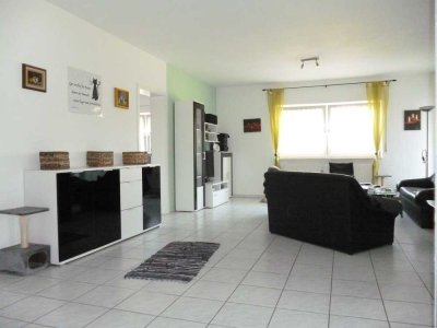 Freundliche und gepflegte 3-Raum-Wohnung mit Balkon und Einbauküche in Carlsberg