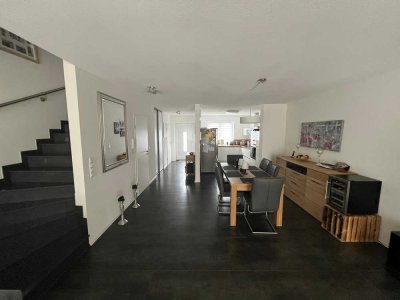 Schönes, geräumiges Haus mit fünf Zimmern in Rheinisch-Bergischer Kreis, Overath