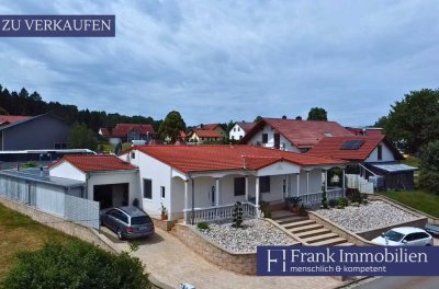 Bungalow mit Einliegerwohnung, Pool, Outdoorküche zwischen Falkenstein und Regensburg!