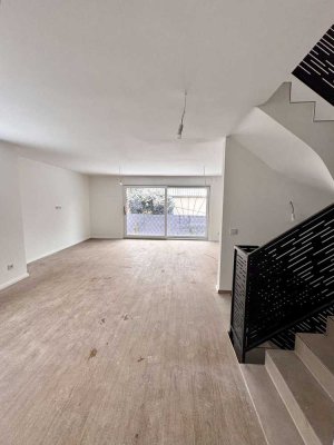 Neubau-Doppelhaushälfte in Johannisthal | 180 m², Photovoltaik, Gründach, Vollkeller & Garten