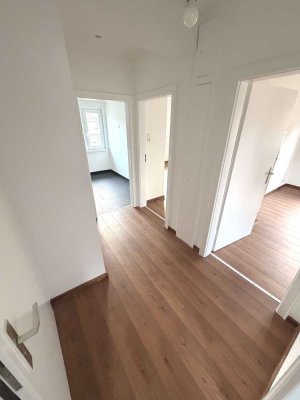 Helle 2-Zimmer-Wohnung mit modernen Schallschutzfenstern – zentral und ruhig wohnen