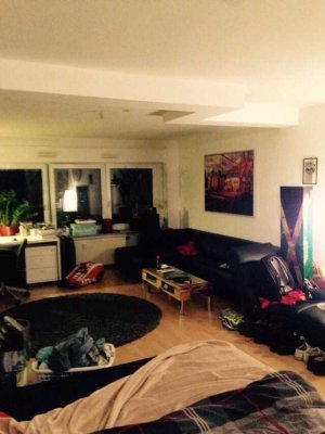 Großzügige Souterrainwohnung - WG geeignet