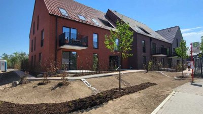 4-Zimmer mit Terrasse, Dusch- und Wannenbad, Fahrstuhl, TG-Stellplatz