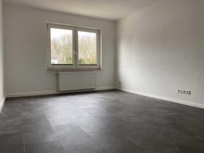 Moderne  Wohnung 1.OG, 1RKDB, komplett saniert, Tageslichtbad! mit Wanne