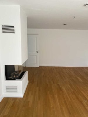 Großzügige 4-Zimmer Maisonette-Wohnung mit Balkon in Sachsenhausen-Nord