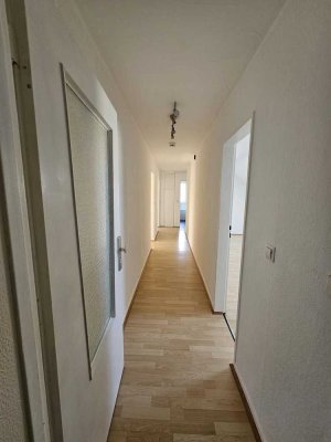 Großzügige  3- Zimmer Dachgeschosswohnung