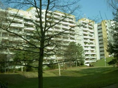 Geräumige 3-Zimmer-Maisonette-Wohnung mit zwei großen Balkonen und Garage