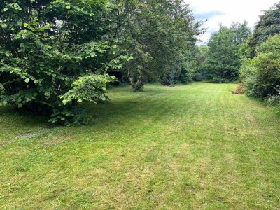 Provisionsfrei - Einfamilienhaus mit traumhaftem parkähnlichem Gartengrundstück
