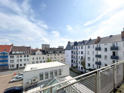 Wohnen mitten im Zentrum: Gut geschnittene 2-Zi.-Wohnung mit Balkon