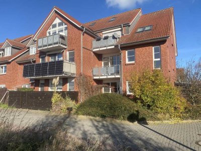 Moderne 2,5 Zimmerwohnung mit Terrasse und Einbauküche in Hermsdorf zu vermieten