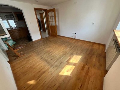 Sanierte 2-Zimmer-Erdgeschosswohnung mit Einbauküche in Unterschleißheim