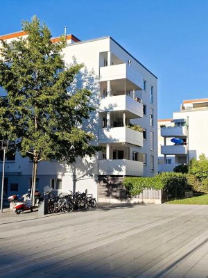 Ihr neues Zuhause am Flugfeld: Großzügige 4-Zimmer-Wohnung mit Balkon & Homeoffice-Charme