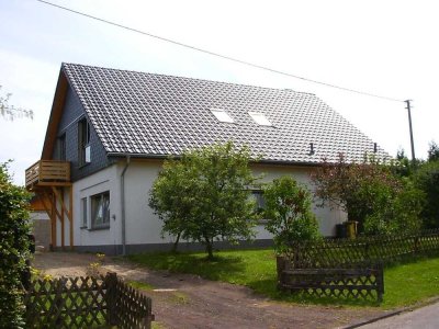 Attraktive 2-Raum-Dachgeschosswohnung mit EBK und Balkon in Hellenthal-Losheim
