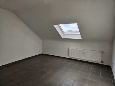 Moderne Dachgeschosswohnung in ruhiger Lage