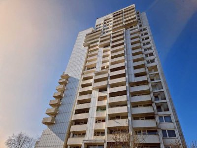 Geräumig mit Ausblick vom Balkon - 1-Zimmer-Wohnung im "Weißen Riesen" - Mettenhof