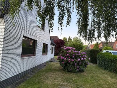 Geräumiges Haus mit 7 Zimmern, Büro & 4 Garagen Nur an Firmen – Keine Familienvemietung