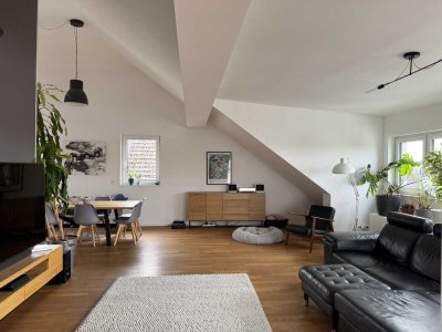 Exklusive 4-Zimmer Maisonette-Wohnung im 3. OG mit Aufzug und Balkon in Dossenheim