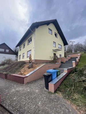 Erstbezug nach Sanierung mit EBK und Terrasse: attraktive 4,5-Zimmer-Wohnung in Bad Sachsa/Neuhof