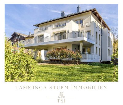 NEU: MODERNES LUXUS-PENTHOUSE MIT GROßER DACHTERRASSE, DIREKTEM PARKBLICK, TIEFGARAGE, SAUNA, EBK