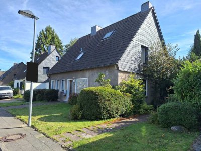 Freistehendes Einfamilienhaus auf großem Grundstück