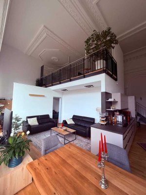 Anno 1880: Luxuriöse 3-Zimmer-Maisonette-Wohnung mit 2 Bädern, Kubus und hochwertiger EBK