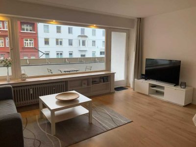 Sonnige und neuwertige 1 Zimmer 38 m² möblierte-Wohnung in Düsseldorf-Bilk
