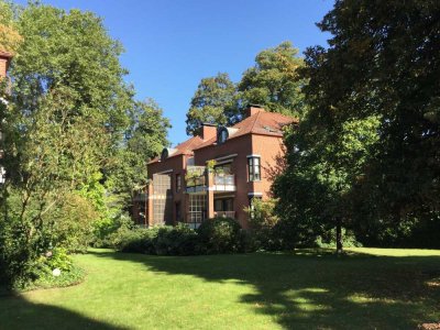 Bremen-Horn: Geräumige 4-Zi.-Whg. mit Balkon u. Terrasse
