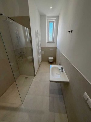 Helle 4-Zimmer-Wohnung mit Balkon in Leipzig Paul-Gruner-Straße