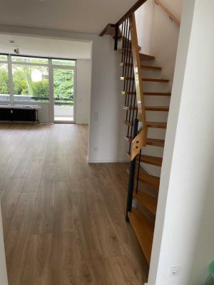 3-Zimmer-Maisonette-Wohnung mit 2 Balkonen und herrlichem Ausblick in zentraler Lage zu vermieten