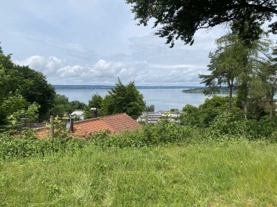***EINMALIGE GELEGENHEIT***Grundstück mit außergewöhnlichem Seeblick und einem schönen Altbestand***