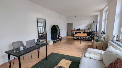 Sanierte 2 Zimmer Altbauwohnung