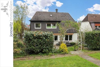 Beliebte Hanglage in Bielefeld-Gadderbaum: Einfamilienhaus mit großem Gartengrundstück