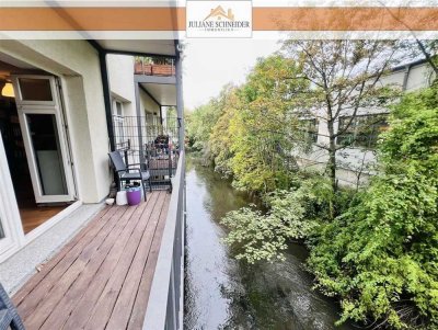 Wasserblick trifft Wohnkomfort – Stilvolle 2-Raum-Wohnung mit Balkon in beliebter Lage