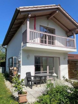 Preiswertes, gepflegtes 3-Zimmer-Einfamilienhaus mit EBK in Raubling