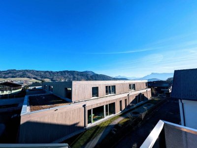 Ortszentrum Hallwang: Großzügige 4 Zimmer-Dachgeschoss-Erstbezugs-Wohnung mit großem Balkon!