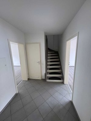 Renovierte 4 Zimmer Wohnung