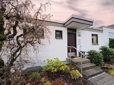 Einzigartiger Atrium-Bungalow vereint zeitlose Architektur mit absoluter Privatsphäre