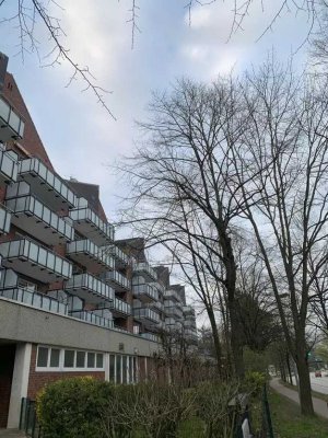 Helle, gepflegte 3-Zimmer-Wohnung mit Balkon und Einbauküche in Ammersbek