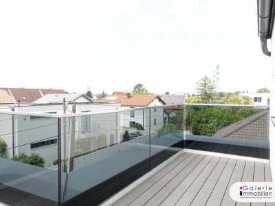 Erstbezug mit Panorama-Fernblick: Sehr schöne, helle und ruhige Doppelhaushälfte mit 4 Zimmern, Eigengarten und Dachterrasse!