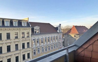 Dachgeschoss  2-Zimmer-Wohnung mit Lift, Stellplatz und  Balkon in Leipzig Connewitz