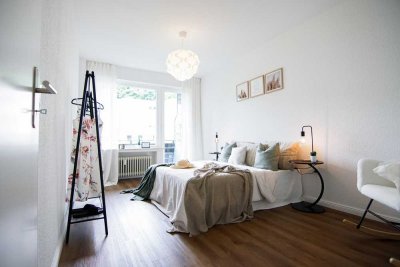DIREKT EINZIEHEN UND WOHLFÜHLEN-LICHTDURCHFLUTETE 2 ZIMMERWOHNUNG IN SCHÖNER WOHNLAGE