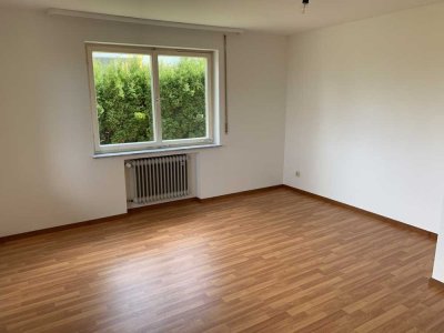 NUR FÜR STUDENTEN-/INNEN - Zimmer in 7er-WG in einem Studentenwohnheim in toller Aussichtslage