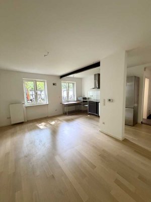 Charming and Modern Garden Facing 2 Rooms Apartment
