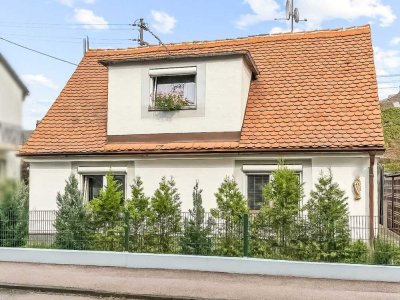 Schnuckeliges Einfamilienhaus mit ausgebautem Dachgeschoss in Augsburg-Kriegshaber