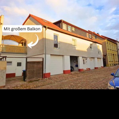 Helle 2-Zimmer-Wohnung mit großem Balkon in Malchin