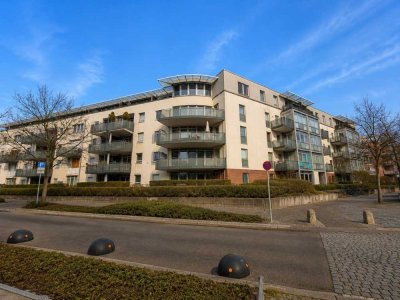 Gemütliche 2-Zimmer-Dachgeschosswohnung mit Balkon, Wasserblick und TG-Stellplatz in Berlin-Köpenick