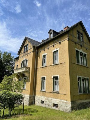 Traumvilla auf großem Grundstück - Wiese, Wald, Teiche - Einzigartiges Anwesen in Deutschland